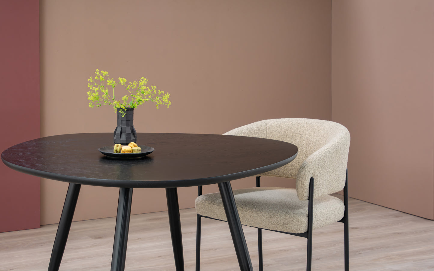 Eettafel Bobbi / 120Øcm / Eiken zwart